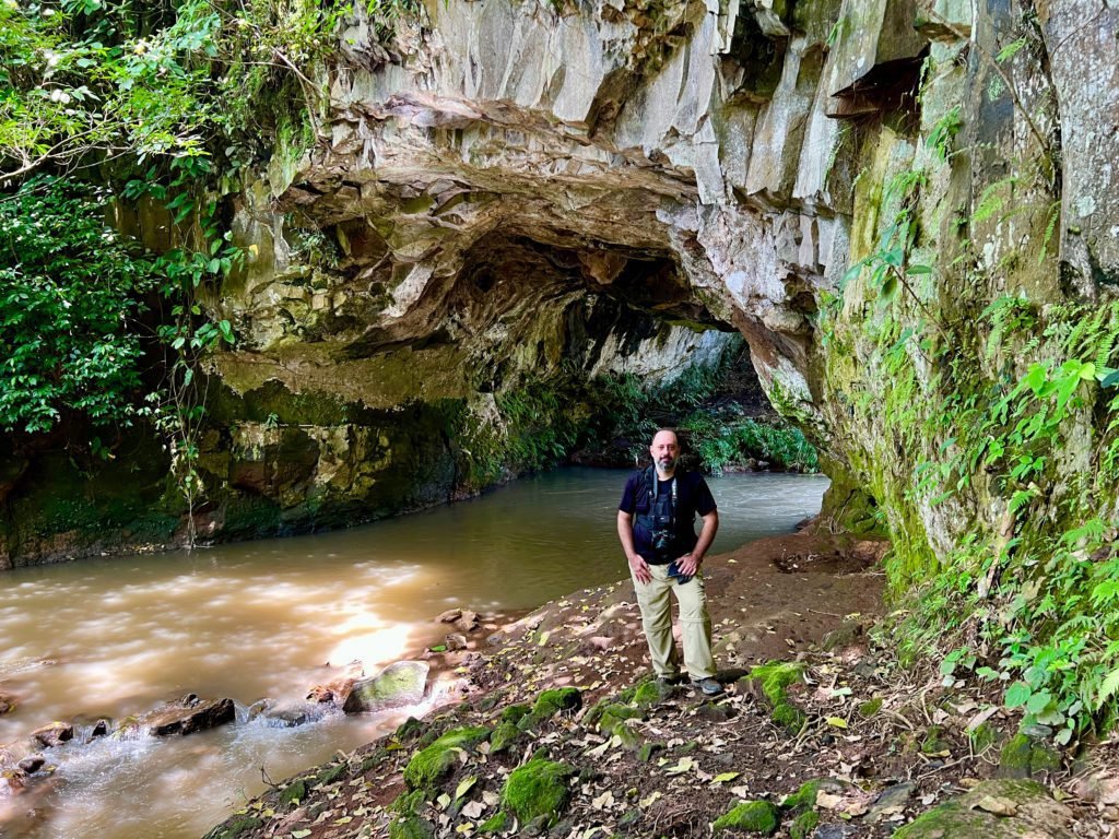 Andy Bezara leading a private photography tour in Costa Rica, professional photographer and founder of Physis Photo Tours in the field with clients